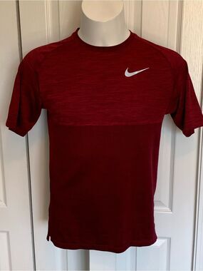 Nike Running Men’s Maroon Performance Crew Neck Shirt